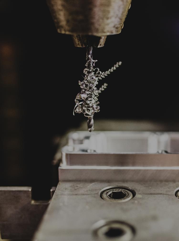 切削加工のプロフェッショナル削り専門・50年以上の実績と経験・難削材の加工にも対応・小ロット生産もOK