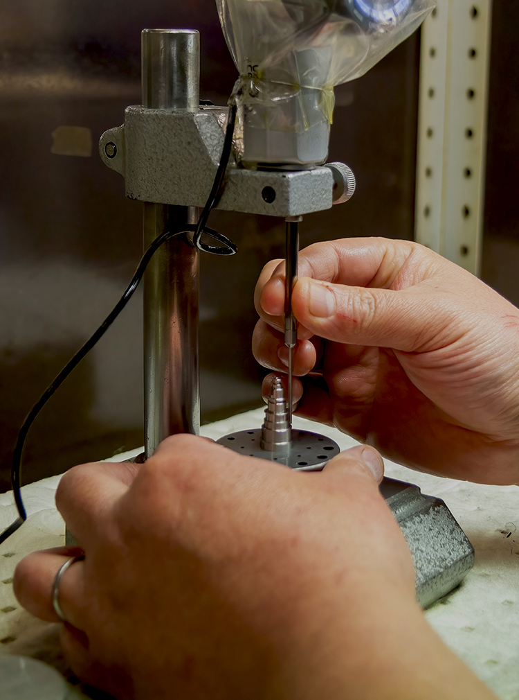 切削加工のプロフェッショナル削り専門・50年以上の実績と経験・難削材の加工にも対応・小ロット生産もOK